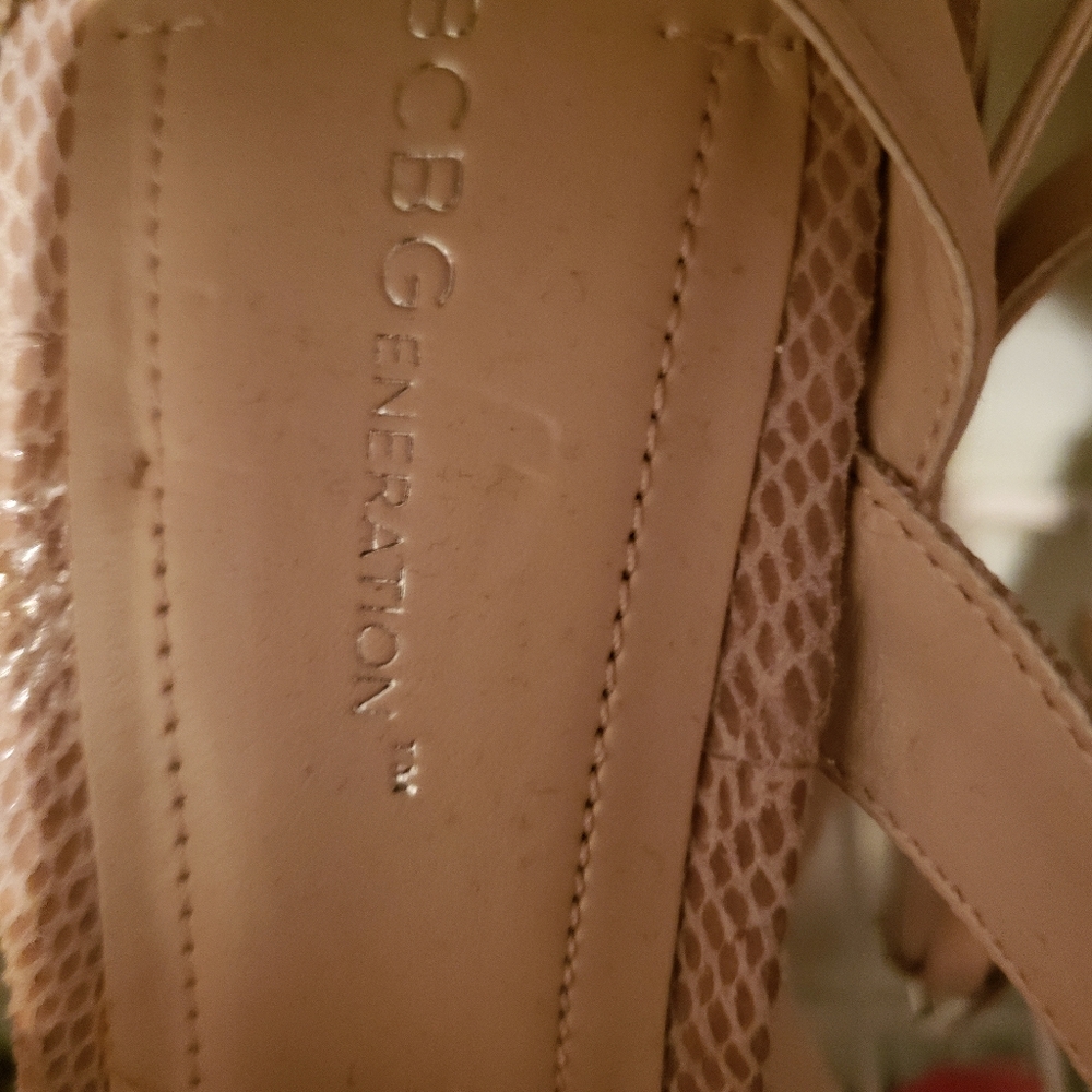 Shoes - Picture 4 of 4